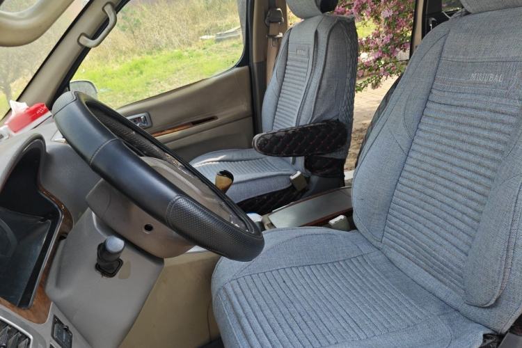 Used Foton MP-X E 2011 2.4L - M240SL Wealth Express Comfort Edition 4G64 Left Front Seat