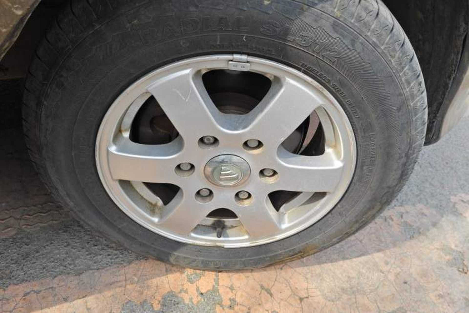 Used Foton MP-X E 2011 2.4L - M240SL Wealth Express Comfort Edition 4G64 Right Front Wheel Hub