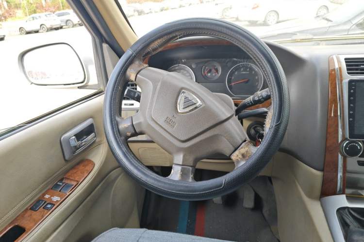 Used Foton MP-X E 2011 2.4L - M240SL Wealth Express Comfort Edition 4G64 Steering Wheel