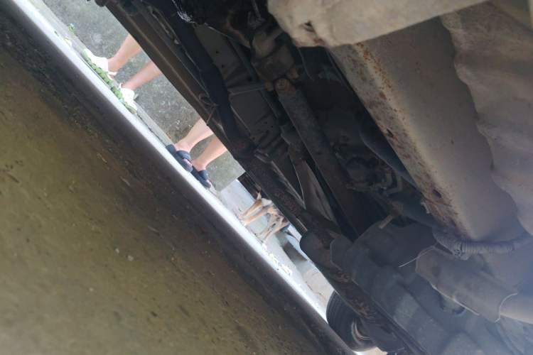Used Foton MP-X E 2012 2.4L Executive-Class Comfort Version 4G64 Chassis Front Left