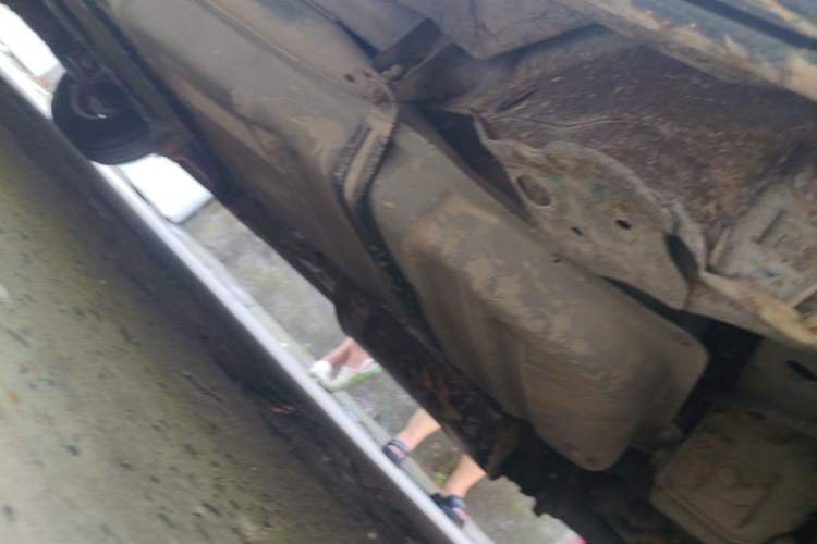 Used Foton MP-X E 2012 2.4L Executive-Class Comfort Version 4G64 Chassis Rear Left