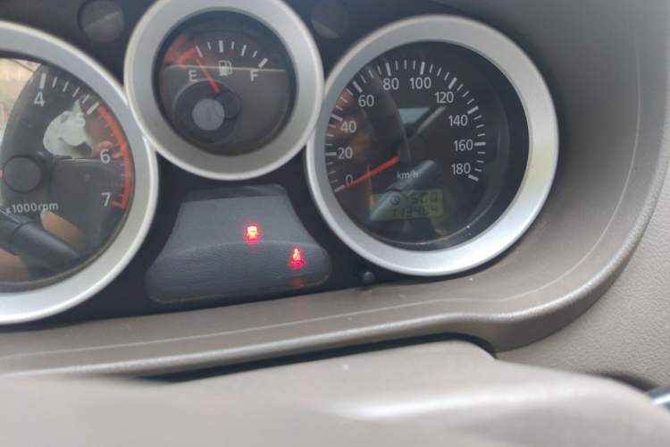 Used Foton MP-X E 2012 2.4L Executive-Class Comfort Version 4G64 Odometer Close Up