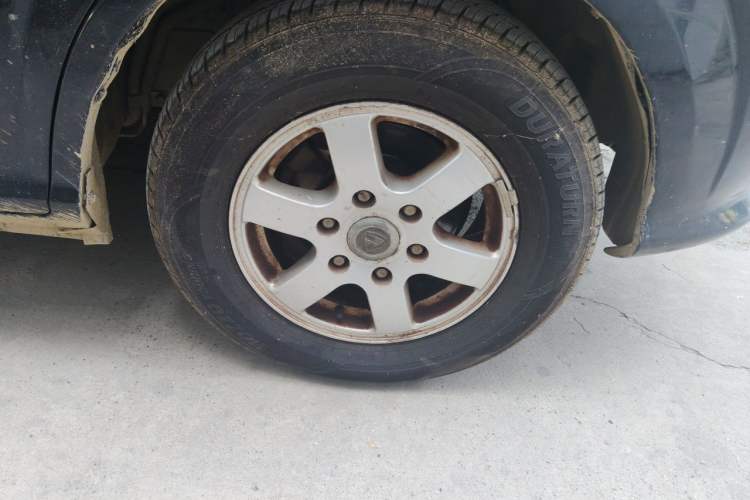 Used Foton MP-X E 2012 2.4L Executive-Class Comfort Version 4G64 Right Front Wheel Hub