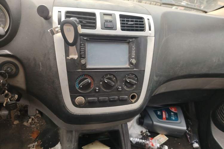 Used Foton MP-X E 2012 2.0L Business Edition Standard Long-Wheelbase 4G63 Audio And AC Panel