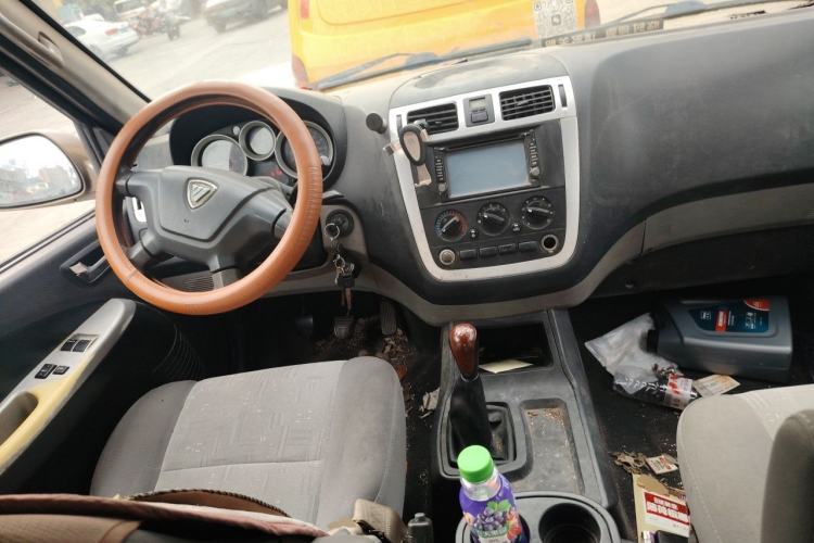 Used Foton MP-X E 2012 2.0L Business Edition Standard Long-Wheelbase 4G63 Center Console