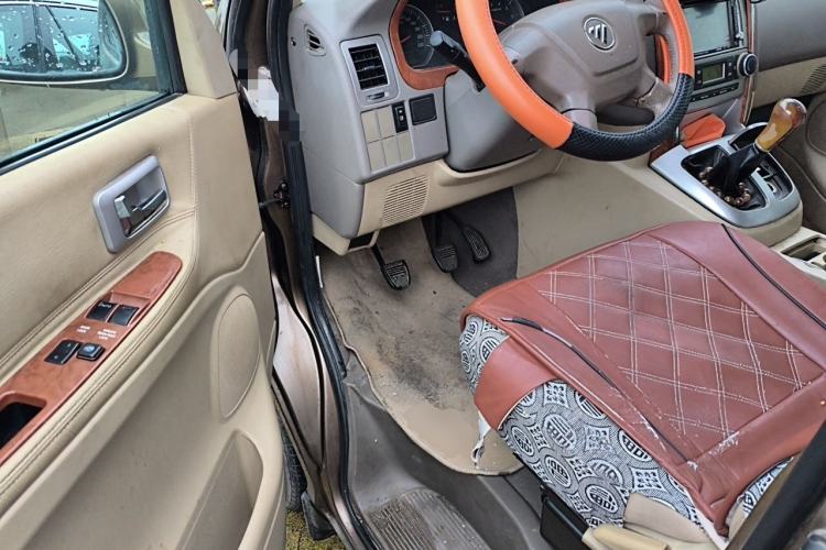 Used Foton MP-X E 2012 2.0L Business Edition Standard Long-Wheelbase 4G63 Driver Seat