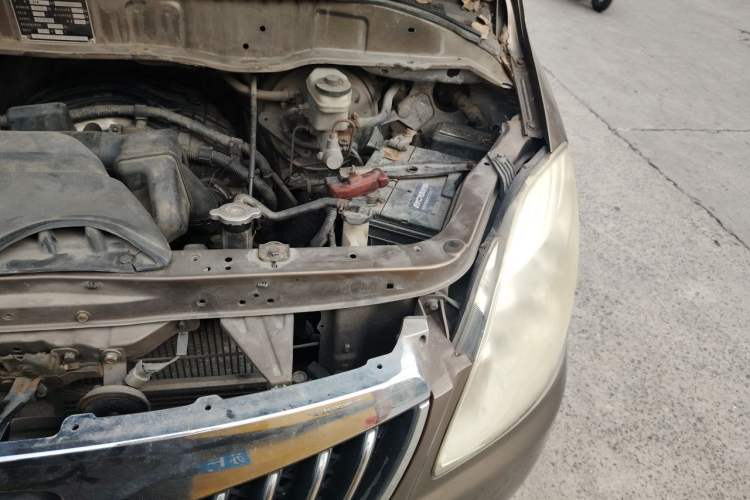 Used Foton MP-X E 2012 2.0L Business Edition Standard Long-Wheelbase 4G63 Engine Bay Left