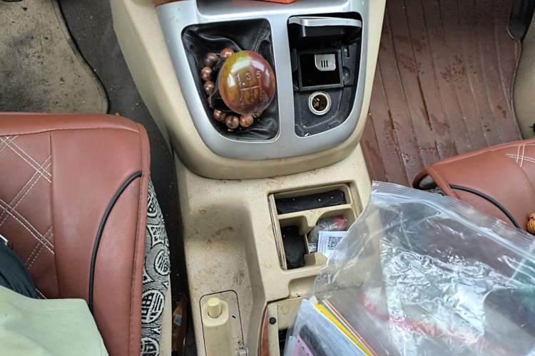 Used Foton MP-X E 2012 2.0L Business Edition Standard Long-Wheelbase 4G63 Gear Lever