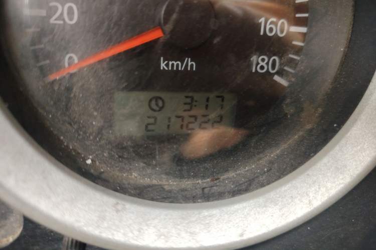 Used Foton MP-X E 2012 2.0L Business Edition Standard Long-Wheelbase 4G63 Odometer Close Up