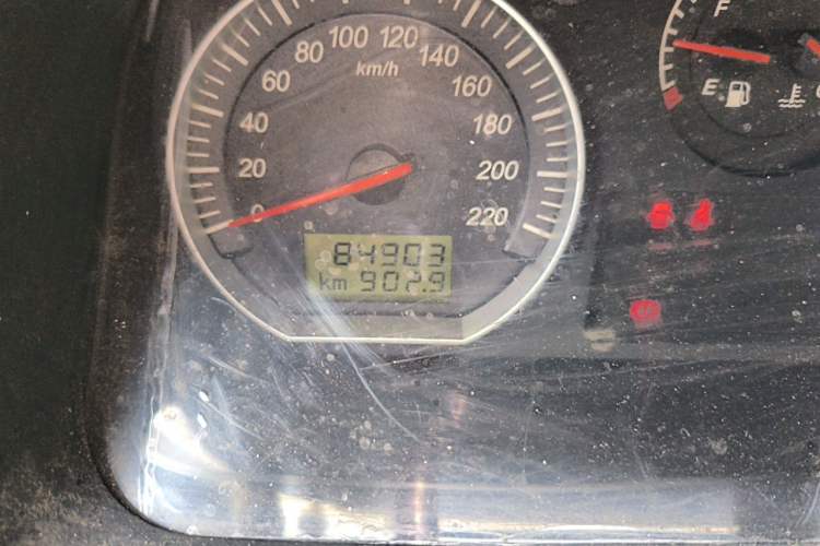 Used Foton MP-X E 2012 2.0L Business Edition Standard Long-Wheelbase 4G63 Odometer Close Up