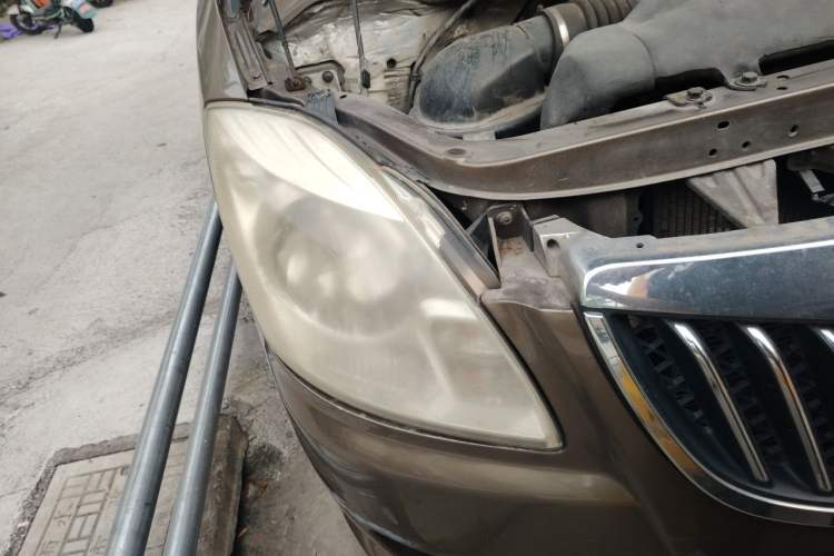 Used Foton MP-X E 2012 2.0L Business Edition Standard Long-Wheelbase 4G63 Right Front Headlight