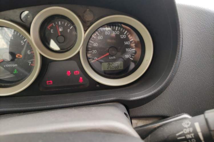Used Foton MP-X E 2012 2.0L Business Edition Standard Long-Wheelbase 4Gi-VVT Odometer Close Up