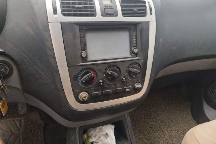 Used Foton MP-X E 2012 2.0L Business Edition Standard Long-Wheelbase 4G63 Audio And AC Panel