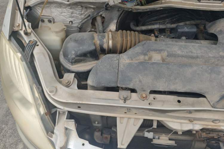 Used Foton MP-X E 2012 2.0L Business Edition Standard Long-Wheelbase 4G63 Engine Bay Right