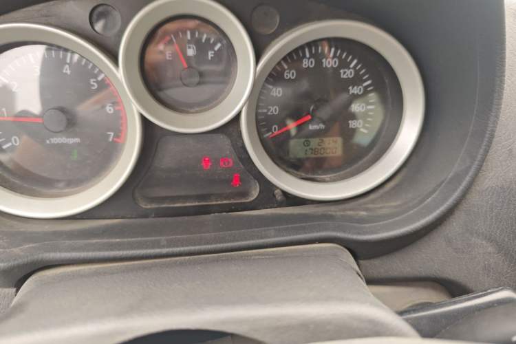 Used Foton MP-X E 2012 2.0L Business Edition Standard Long-Wheelbase 4G63 Odometer Close Up