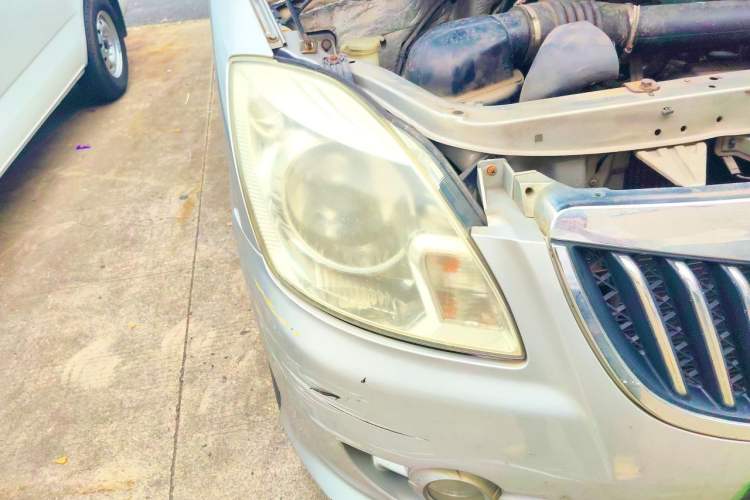 Used Foton MP-X E 2012 2.0L Business Edition Standard Long-Wheelbase 4G63 Right Front Headlight