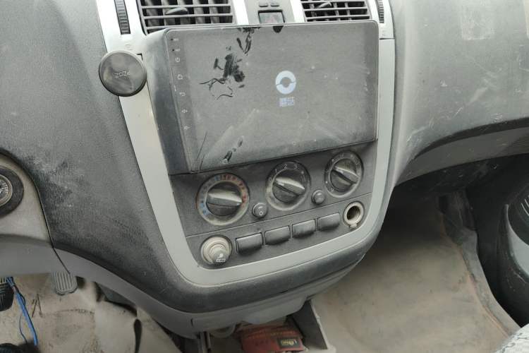 Used Foton MP-X E  Audio And AC Panel