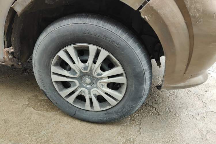 Used Foton MP-X E  Right Front Wheel Hub