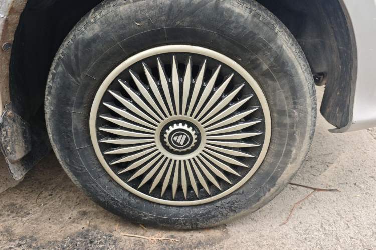 Used Foton MP-X E  Right Front Wheel Hub