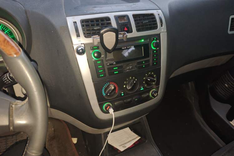 Used Foton MP-X E  Audio And AC Panel