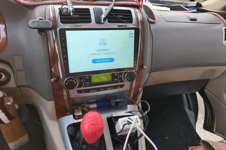 Used Foton MP-X E 2014 2.0L Business Class Standard Edition 4G64 Audio And AC Panel