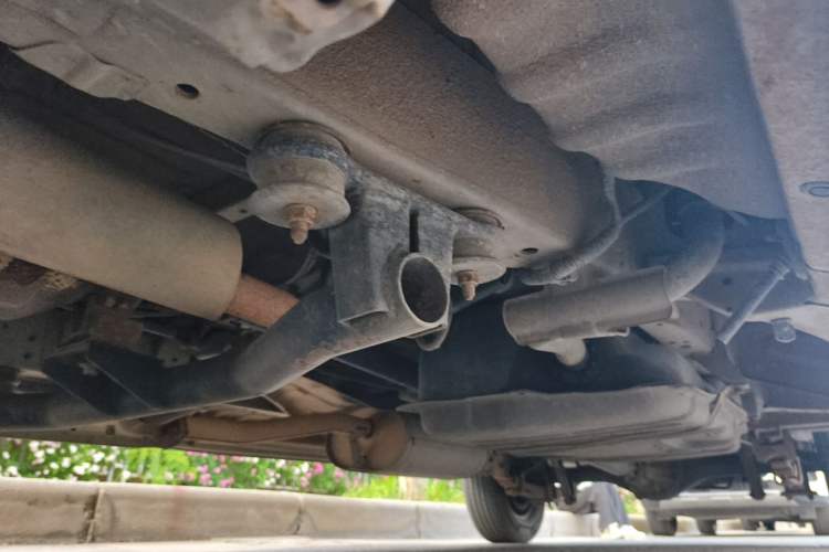 Used Foton MP-X E 2014 2.0L Business Class Standard Edition 4G64 Chassis Front Left