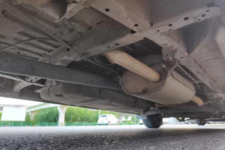 Used Foton MP-X E 2014 2.0L Business Class Standard Edition 4G64 Chassis Rear Right