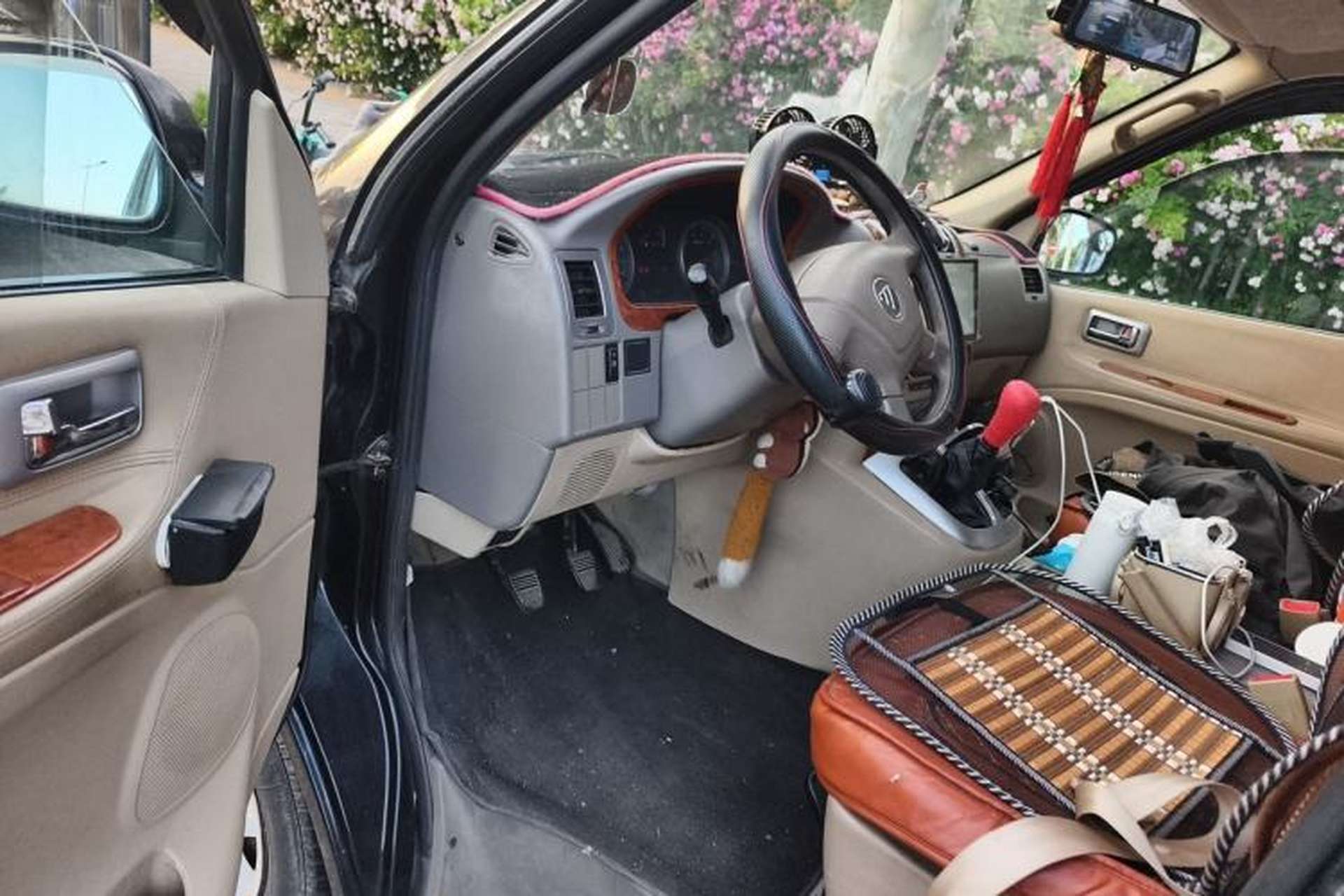 Used Foton MP-X E 2014 2.0L Business Class Standard Edition 4G64 Driver Seat
