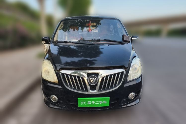 Used Foton MP-X E 2014 2.0L Business Class Standard Edition 4G64 Front