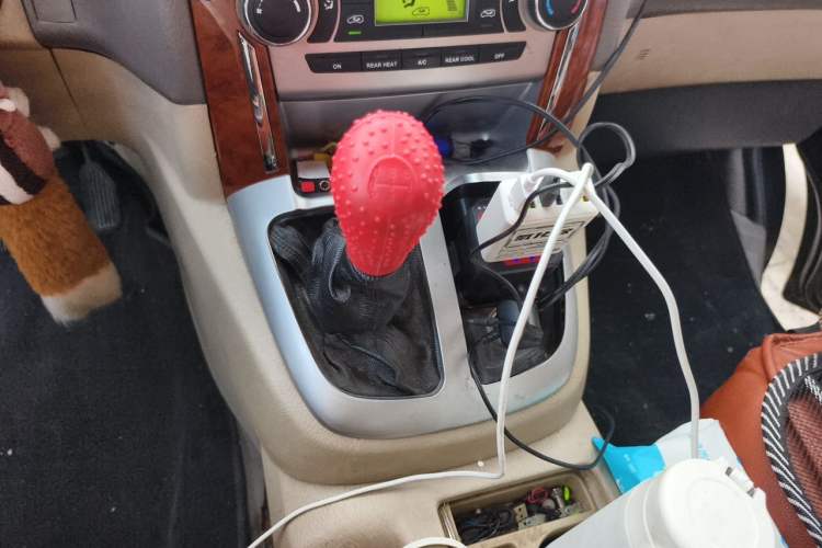 Used Foton MP-X E 2014 2.0L Business Class Standard Edition 4G64 Gear Lever