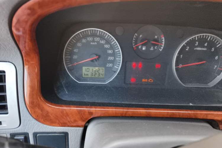 Used Foton MP-X E 2014 2.0L Business Class Standard Edition 4G64 Odometer Close Up