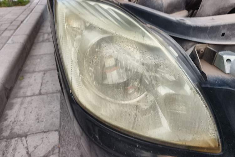 Used Foton MP-X E 2014 2.0L Business Class Standard Edition 4G64 Right Front Headlight
