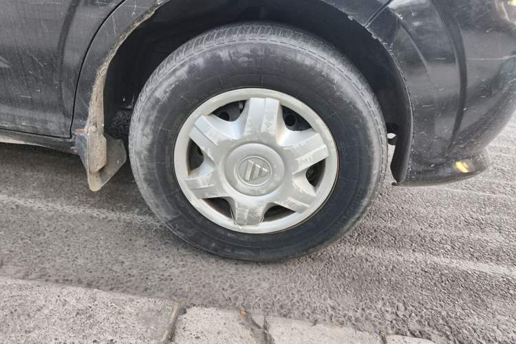 Used Foton MP-X E 2014 2.0L Business Class Standard Edition 4G64 Right Front Wheel Hub