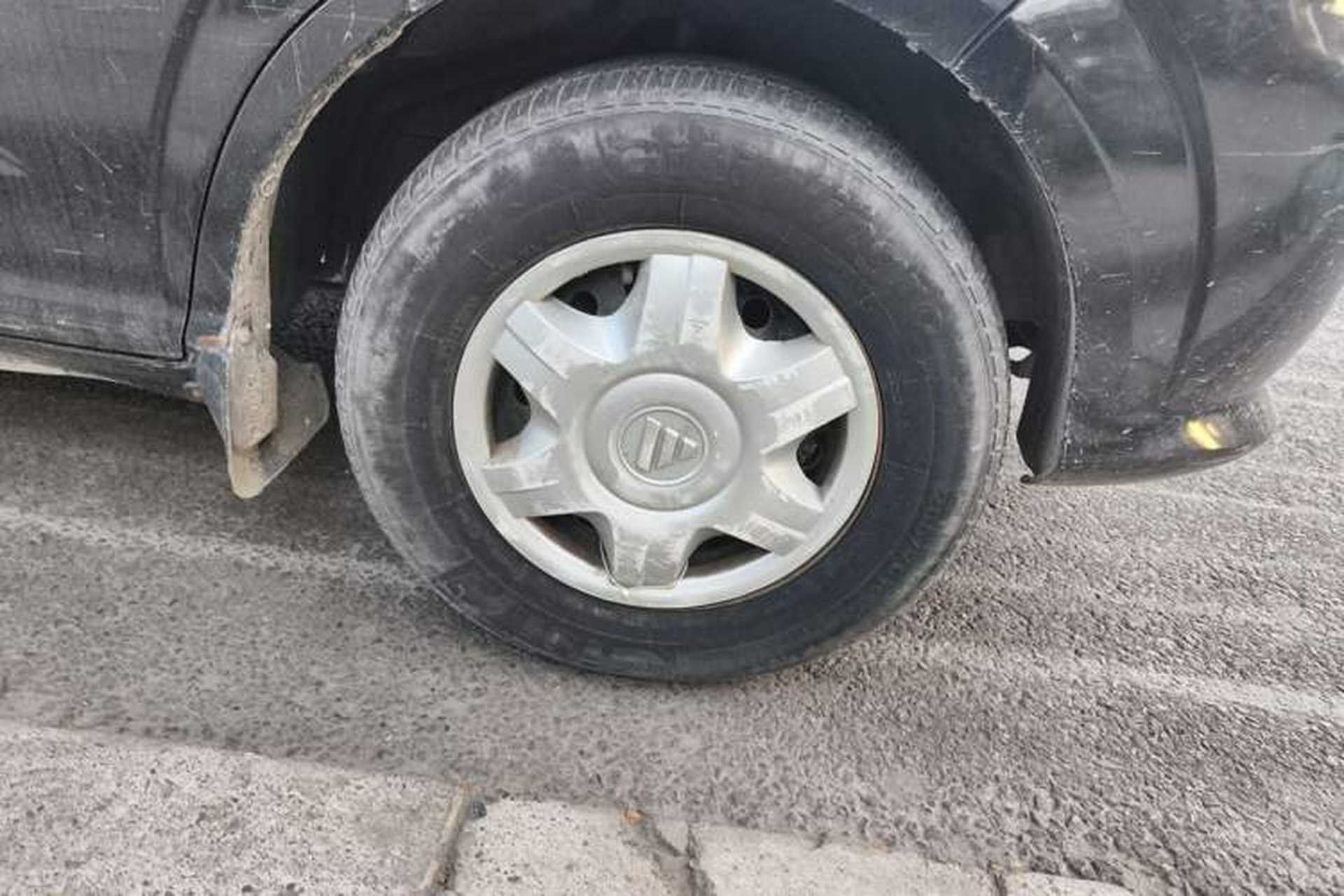 Used Foton MP-X E 2014 2.0L Business Class Standard Edition 4G64 Right Front Wheel Hub