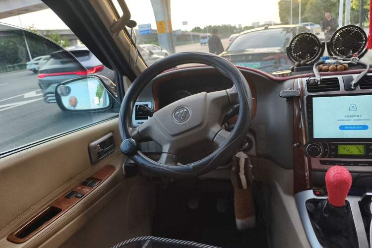 Used Foton MP-X E 2014 2.0L Business Class Standard Edition 4G64 Steering Wheel