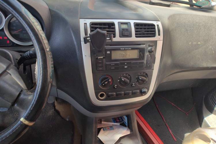 Used Foton MP-X E  Audio And AC Panel