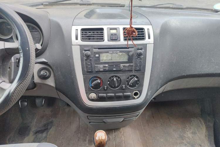 Used Foton MP-X E  Audio And AC Panel