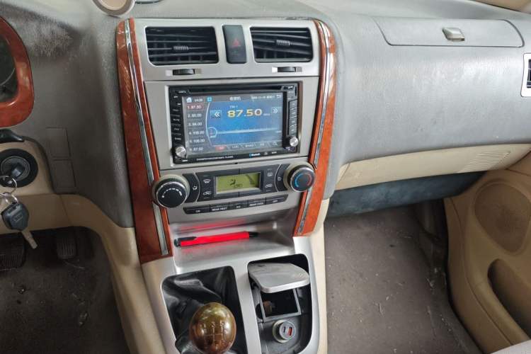 Used Foton MP-X E 2014 2.4L Wealth Express Comfort Version Basic Configuration Long Wheelbase 4G69 Audio And AC Panel