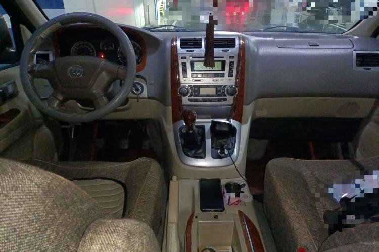 Used Foton MP-X E 2014 2.4L Wealth Express Comfort Edition 4G69 Center Console