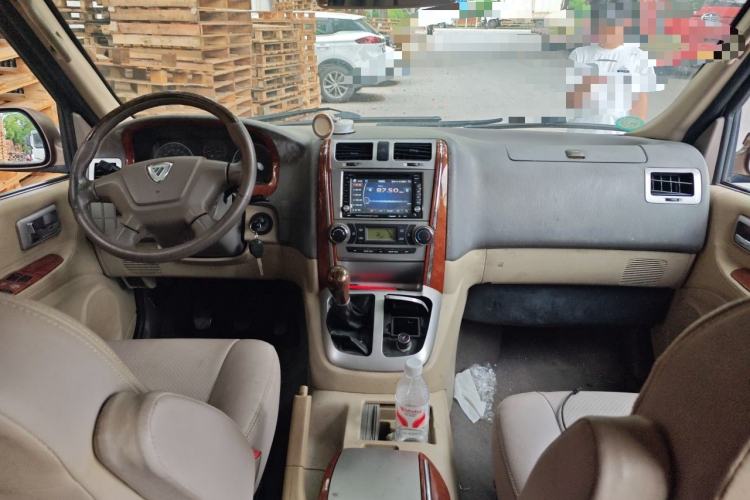 Used Foton MP-X E 2014 2.4L Wealth Express Comfort Version Basic Configuration Long Wheelbase 4G69 Center Console