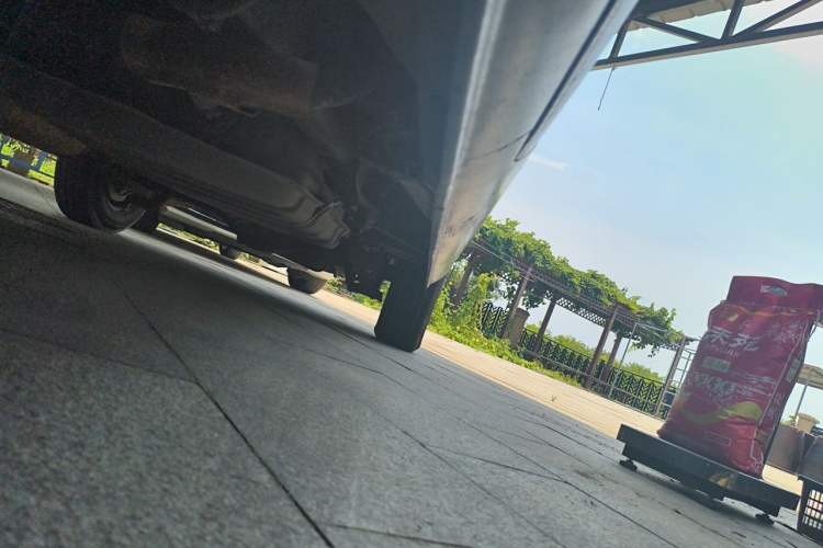 Used Foton MP-X E 2014 2.0L Wealth Express Classic Edition 4Gi-VVT Chassis Front Left