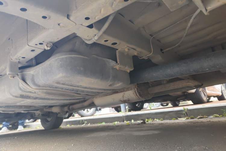 Used Foton MP-X E 2014 2.0L Wealth Express Classic Edition Basic Configuration with 4Gi-VVT Chassis Rear Left