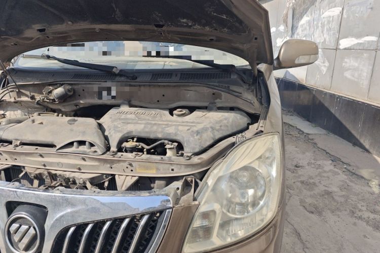 Used Foton MP-X E 2014 2.4L Business Class Luxury Edition 4G69 Engine Bay Left