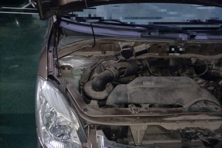 Used Foton MP-X E 2014 2.4L Wealth Express Comfort Edition 4G69 Engine Bay Right