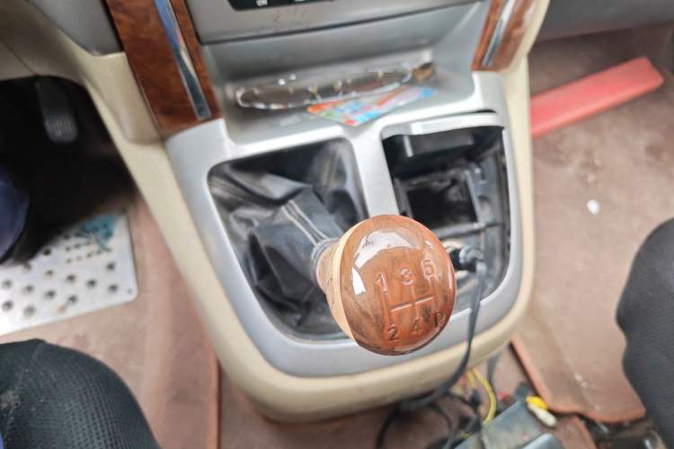 Used Foton MP-X E 2014 2.4L Wealth Express Comfort Version Basic Configuration Long Wheelbase 4G69 Gear Lever