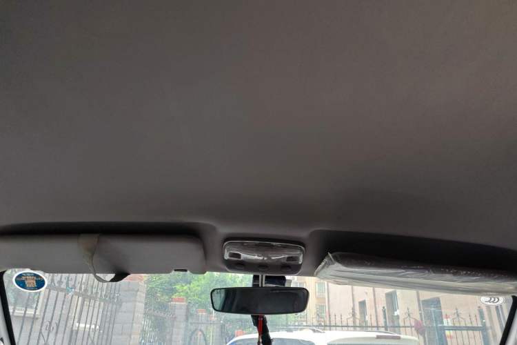 Used Foton MP-X E 2014 2.0L Wealth Express Classic Edition Basic Configuration with 4Gi-VVT Headliner