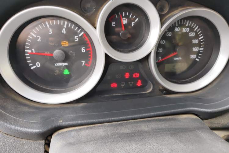 Used Foton MP-X E 2014 2.0L Wealth Express Classic Edition Basic Configuration with 4Gi-VVT Instrument Cluster