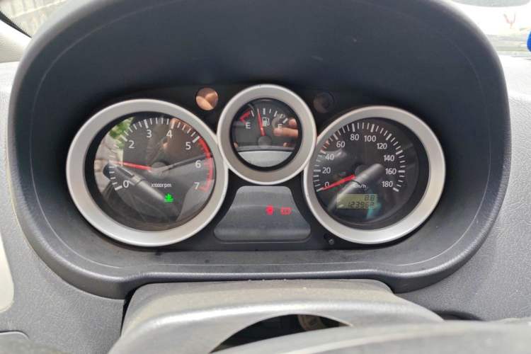 Used Foton MP-X E 2014 2.0L Wealth Express Classic Edition Basic Configuration with 4Gi-VVT Instrument Cluster