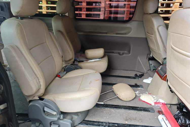 Used Foton MP-X E 2014 2.4L Wealth Express Comfort Version Basic Configuration Long Wheelbase 4G69 Left Rear Seat