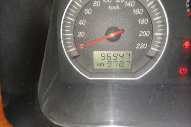 Used Foton MP-X E 2014 2.4L Wealth Express Comfort Edition 4G69 Odometer Close Up